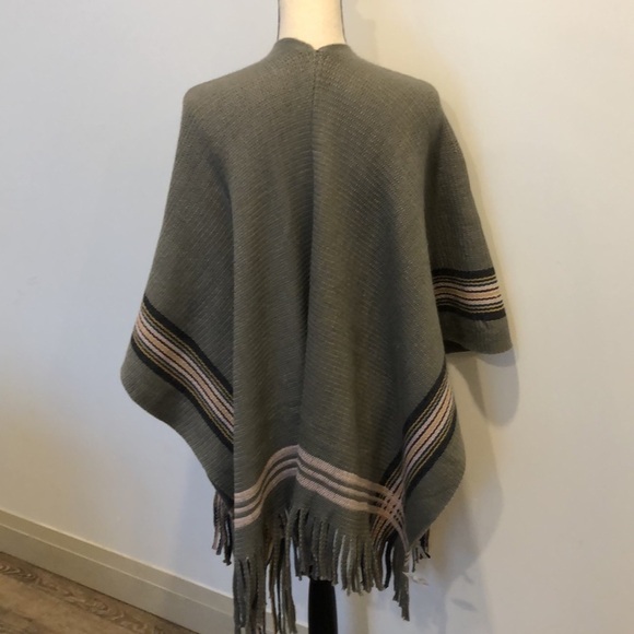 NEW shawl poncho sweater striped with fringe grey  pink O/S - Picture 5 of 6